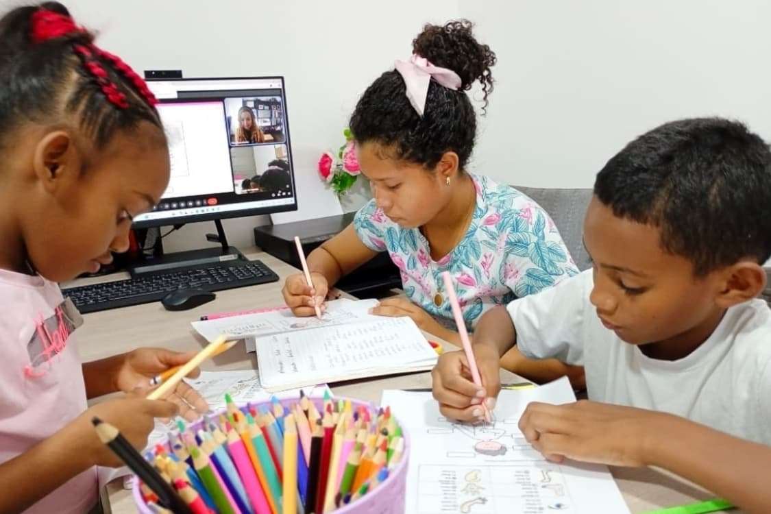 EMPODERAMIENTO FEMENINO - FUNDACIÓN LUCIÉRNAGAS DE COLOMBIA