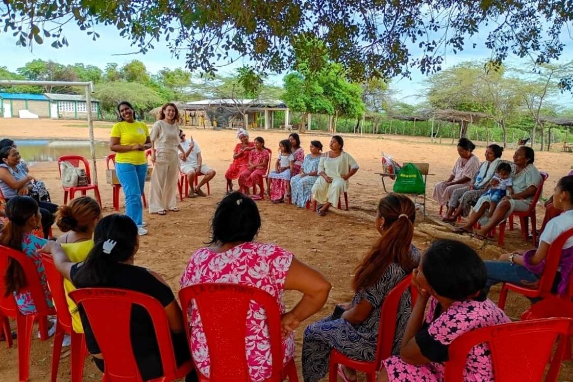 EMPODERAMIENTO FEMENINO - FUNDACIÓN LUCIÉRNAGAS DE COLOMBIA