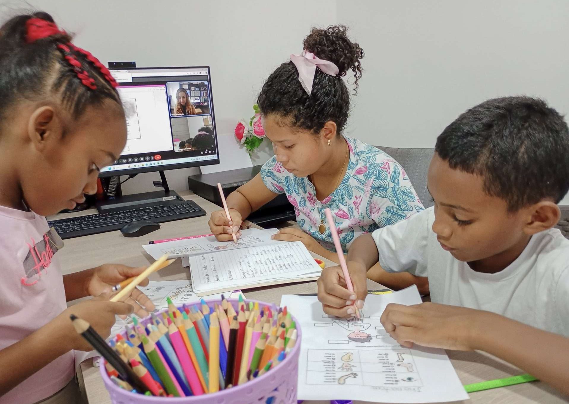 EMPODERAMIENTO FEMENINO - FUNDACIÓN LUCIÉRNAGAS DE COLOMBIA